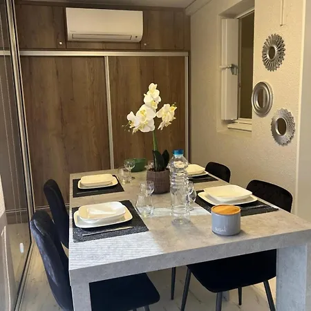 Climatise 2 150m Richelieu Apartman *