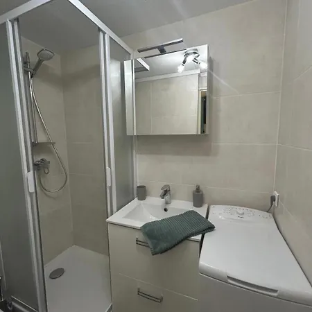 Climatise 2 150m Richelieu Apartman